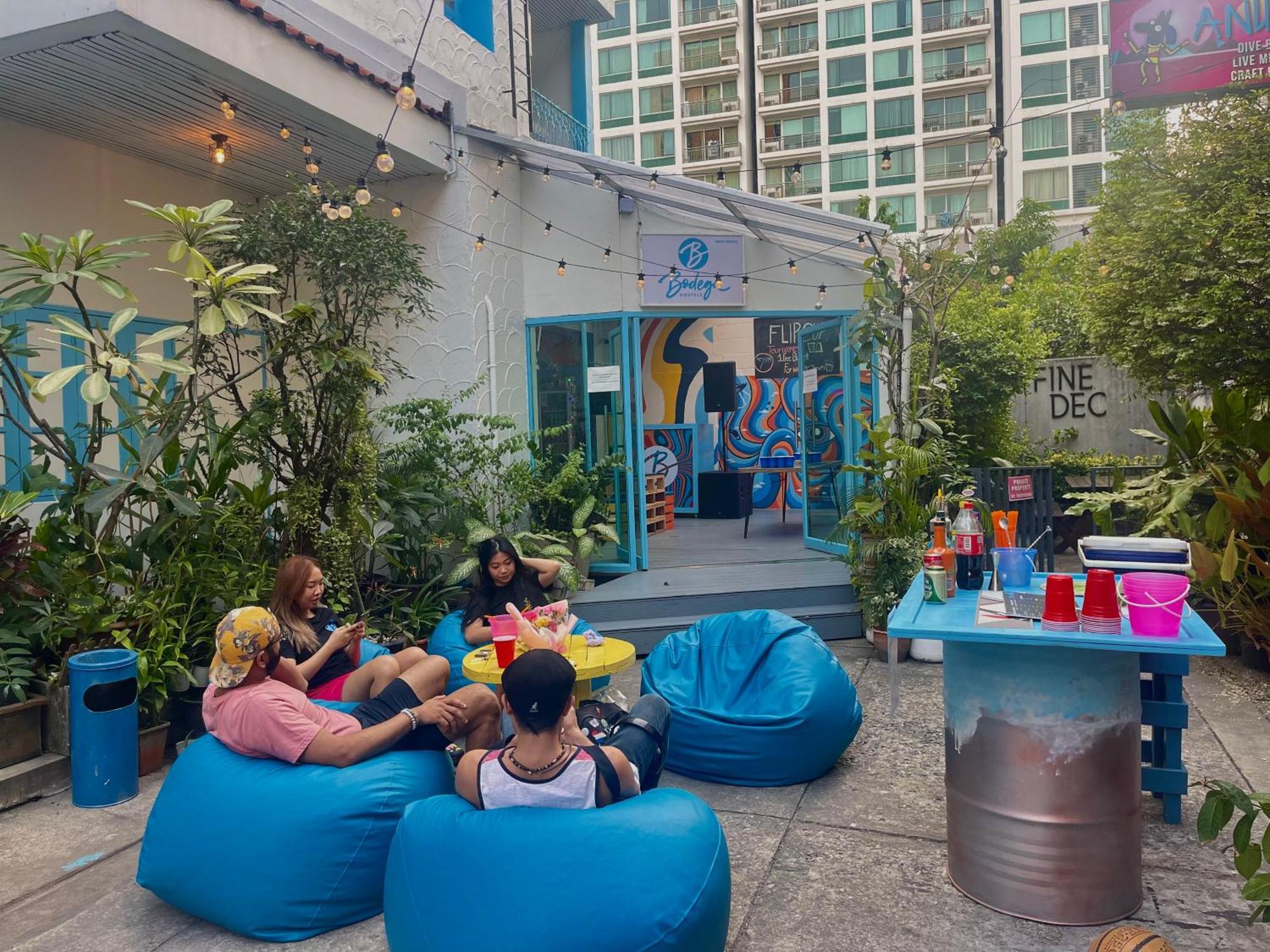 Bodega Bangkok Soi 23 (Adults Only) Hostel Exterior foto